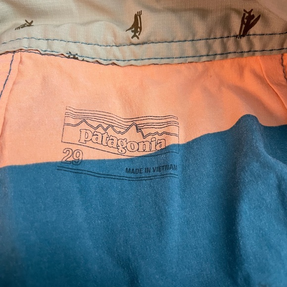 Patagonia wavefarer board shorts - Picture 3 of 13